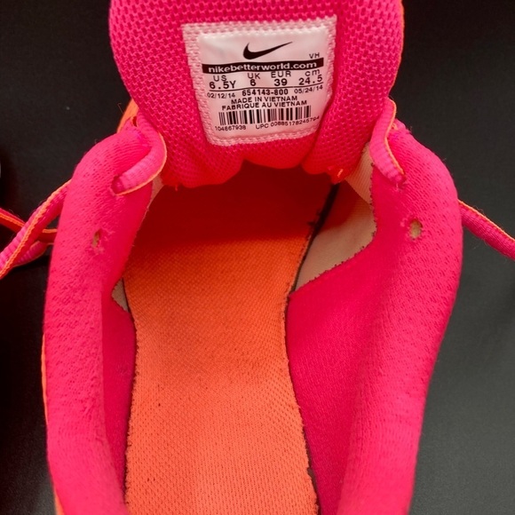 NIKE Dual‎ Fusion 3 running shoe, size 6.5 youth or 8.5 women's. - Picture 9 of 14